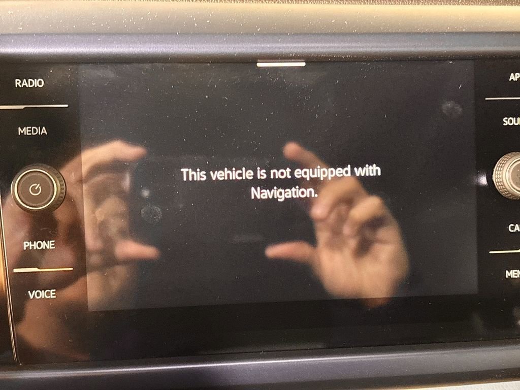 Used 2022 Volkswagen Taos SE w/ Panoramic Sunroof Package AWD/4WD image 16