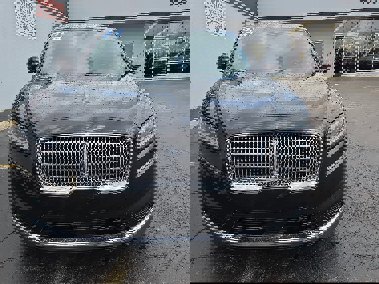 Used 2023 Lincoln Nautilus Reserve image 2