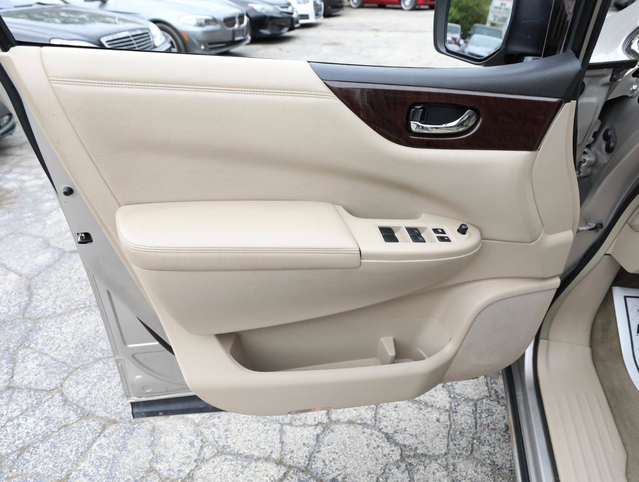 Used 2013 Nissan Quest SL FWD image 18