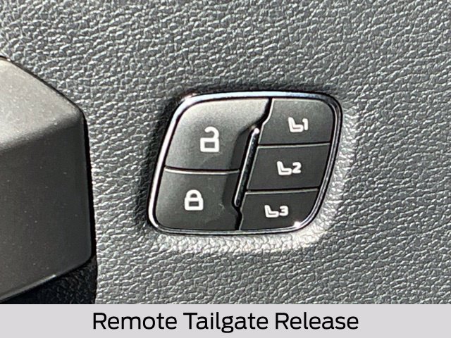 Used 2022 Ford F350 Lariat w/ Tremor Off-Road Package AWD/4WD image 19
