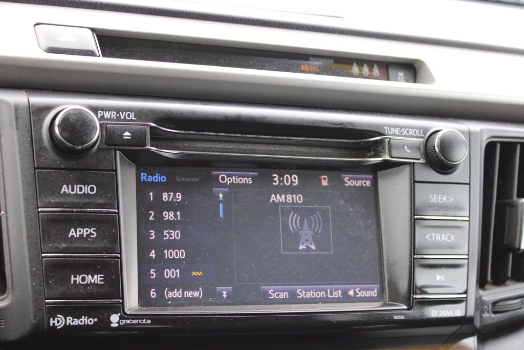 Used 2018 Toyota RAV4 XLE image 36