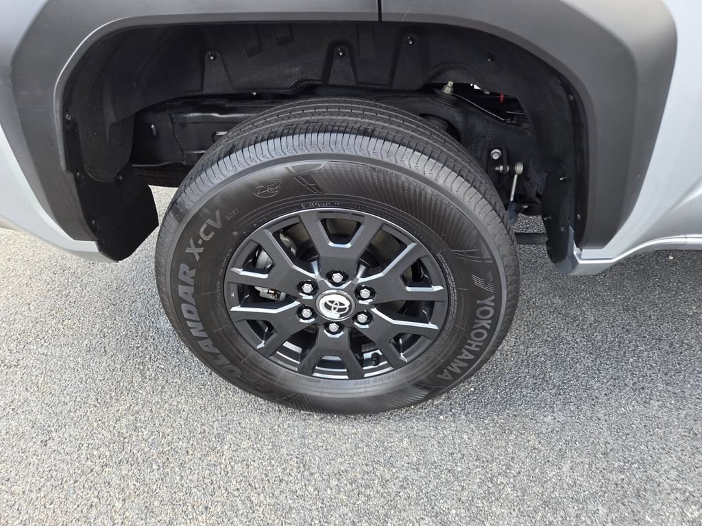 Certified 2025 Toyota 4Runner SR5 AWD/4WD image 14