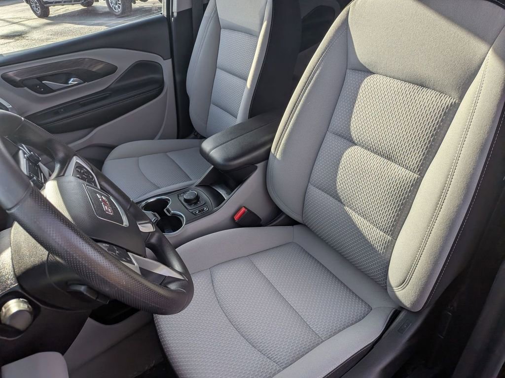Used 2023 GMC Terrain SLE w/ Driver Convenience Package image 11