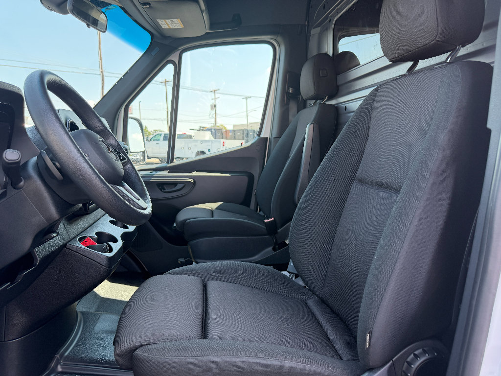 Used 2024 Mercedes-Benz Sprinter 2500 image 12