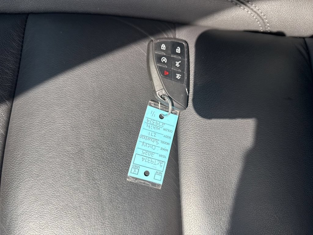 Used 2025 Chevrolet Suburban Z71 AWD/4WD image 40