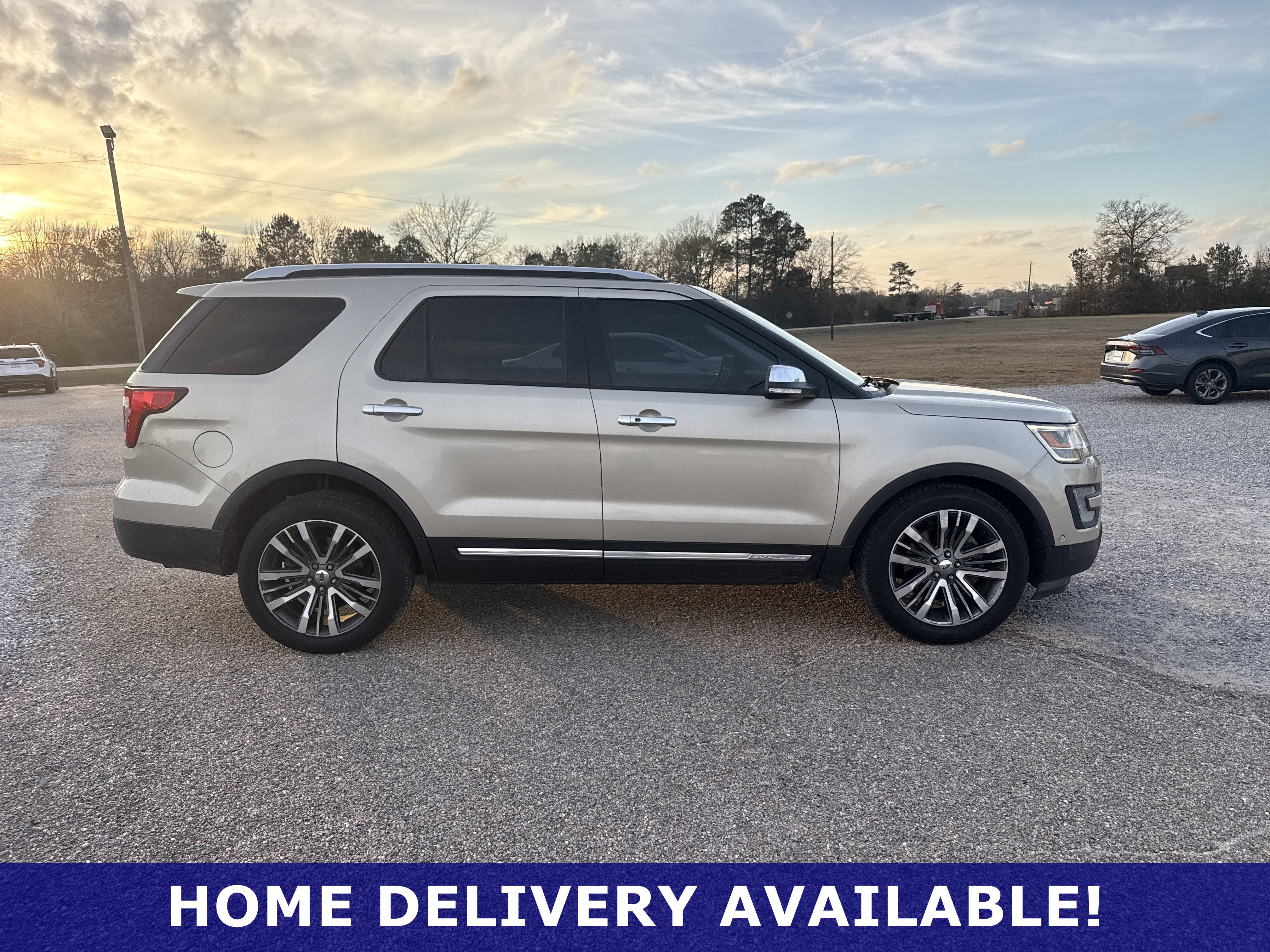 Used 2017 Ford Explorer Platinum image 11