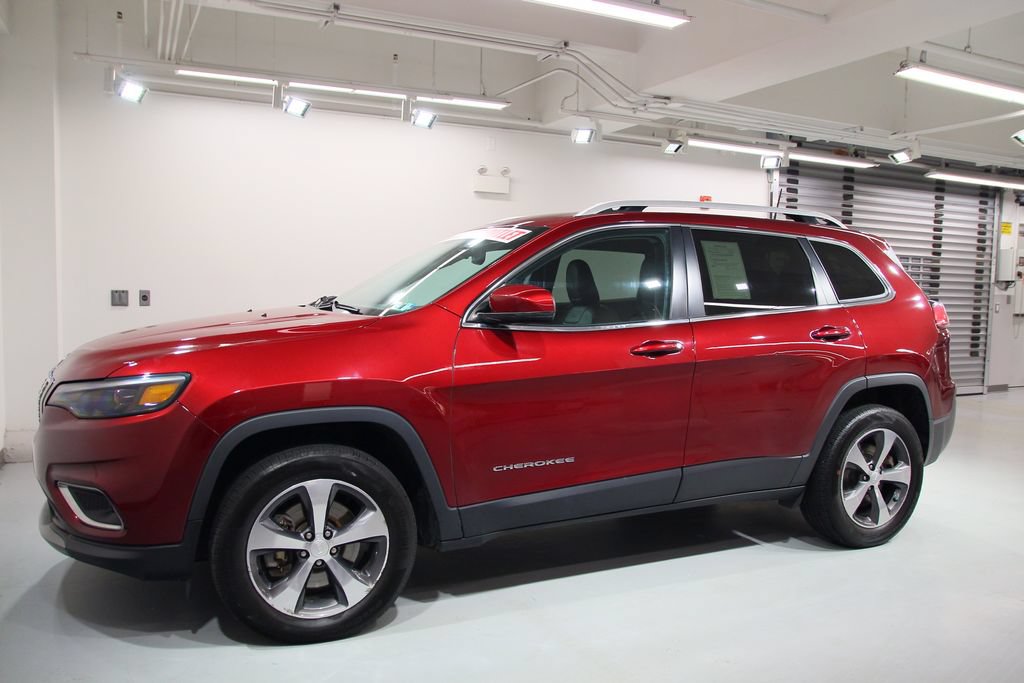 Used 2019 Jeep Cherokee Limited AWD/4WD image 3