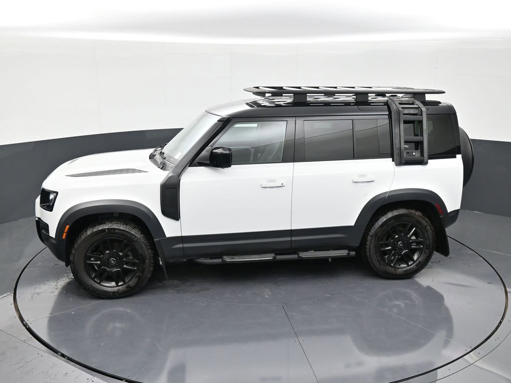 Used 2023 Land Rover Defender 110 S image 13