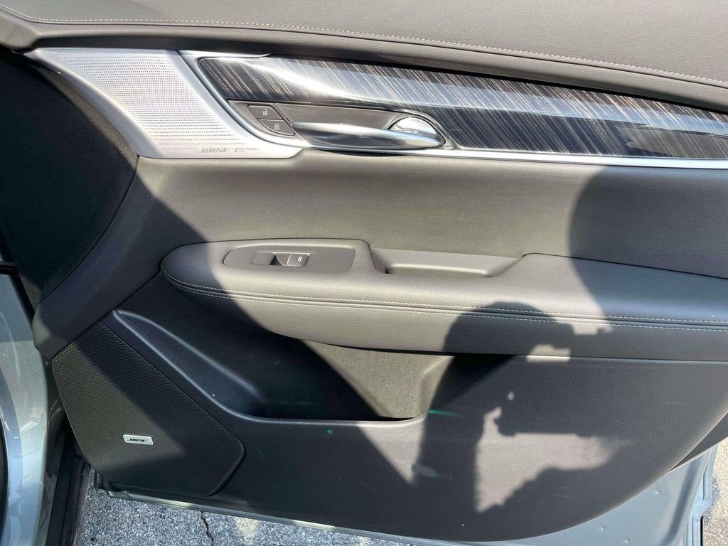 Certified 2025 Cadillac XT6 Premium Luxury w/ Technology Package AWD/4WD image 22