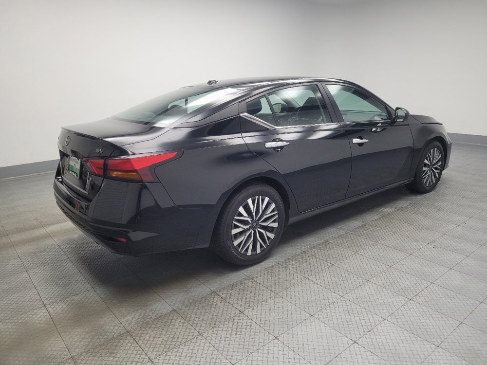 Used 2024 Nissan Altima 2.5 SV image 10