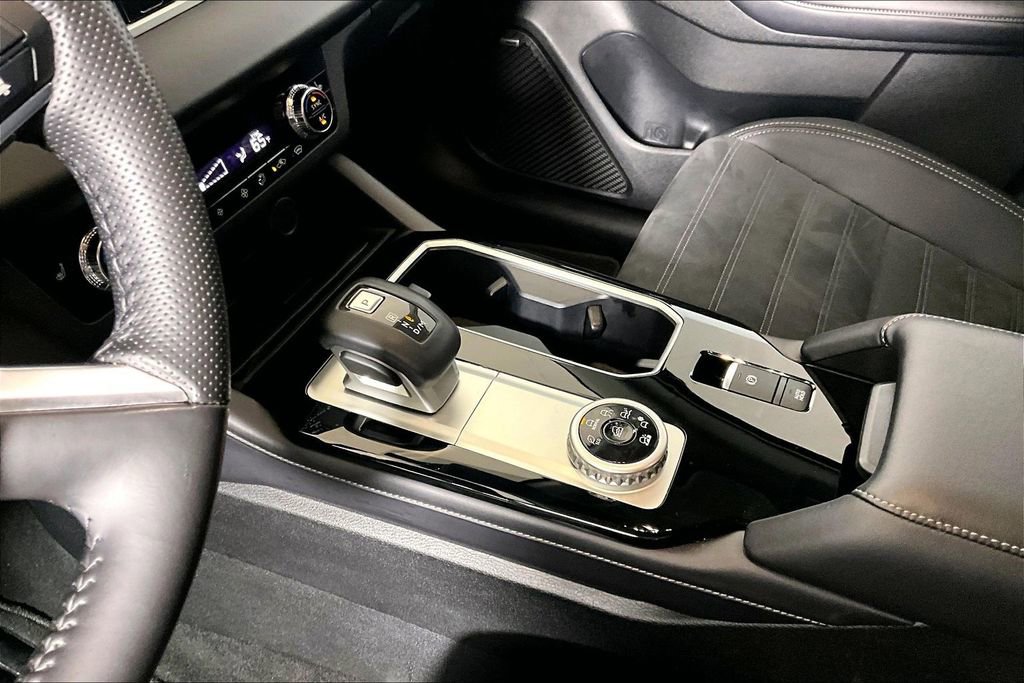 Used 2025 Mitsubishi Outlander SE image 13