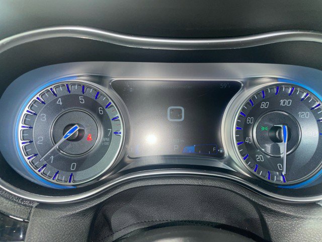 Used 2017 Chrysler 300 C image 20