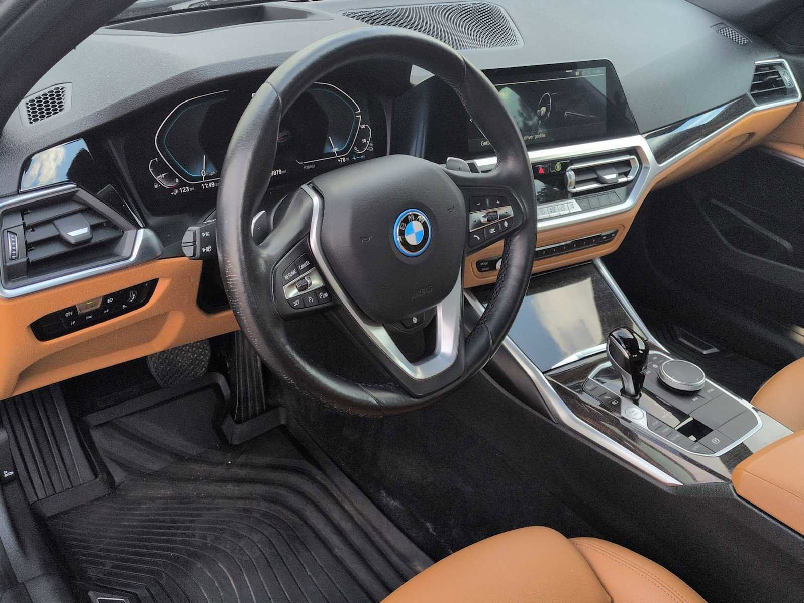 Used 2022 BMW 330e xDrive w/ Premium Package AWD/4WD image 10