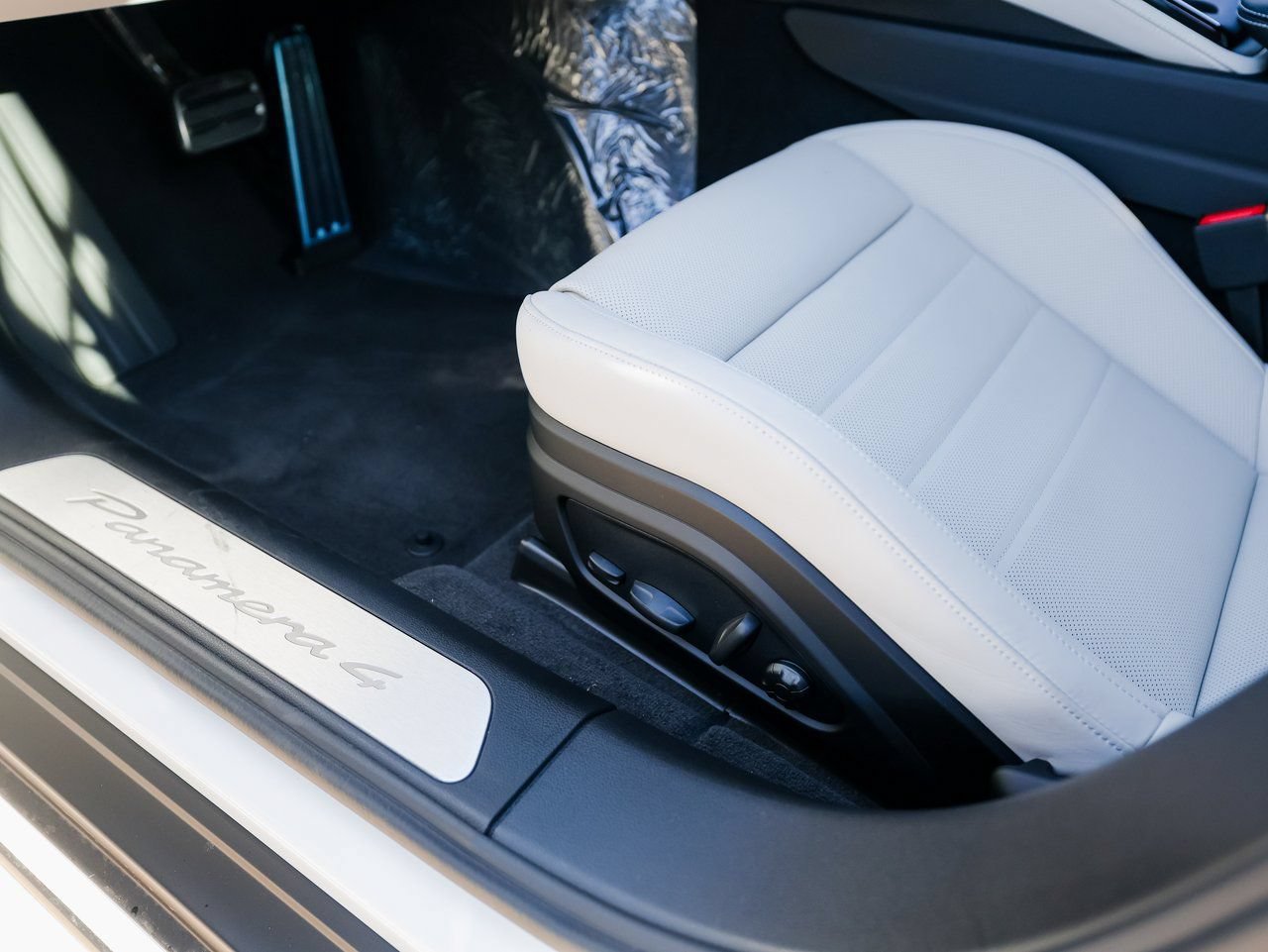 New 2026 Porsche Panamera 4 E-Hybrid AWD/4WD image 14