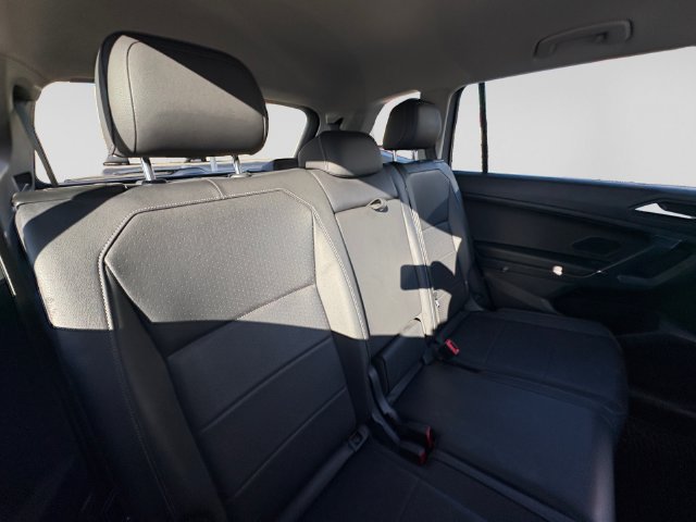 Used 2020 Volkswagen Tiguan SE FWD image 26