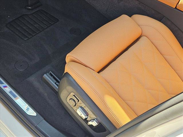 Used 2026 BMW X5 sDrive40i w/ M Sport Package RWD image 4