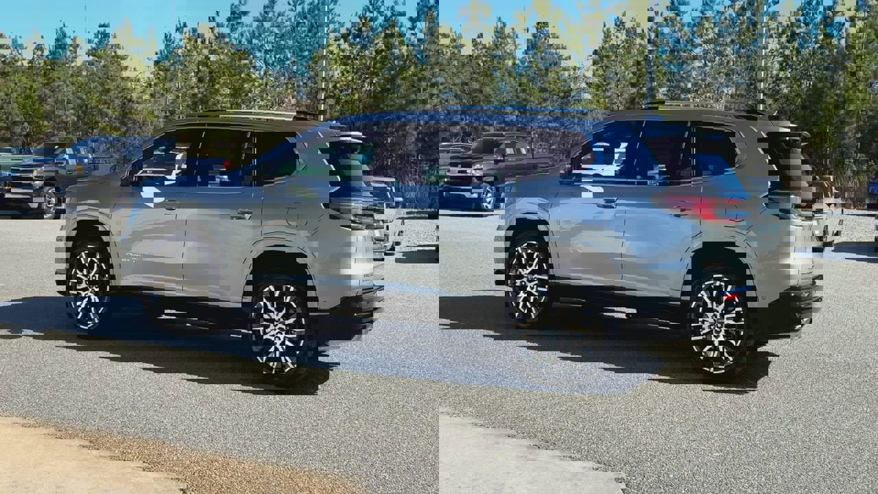 New 2026 GMC Acadia Denali Ultimate w/ LPO, Floor Liner Package image 41