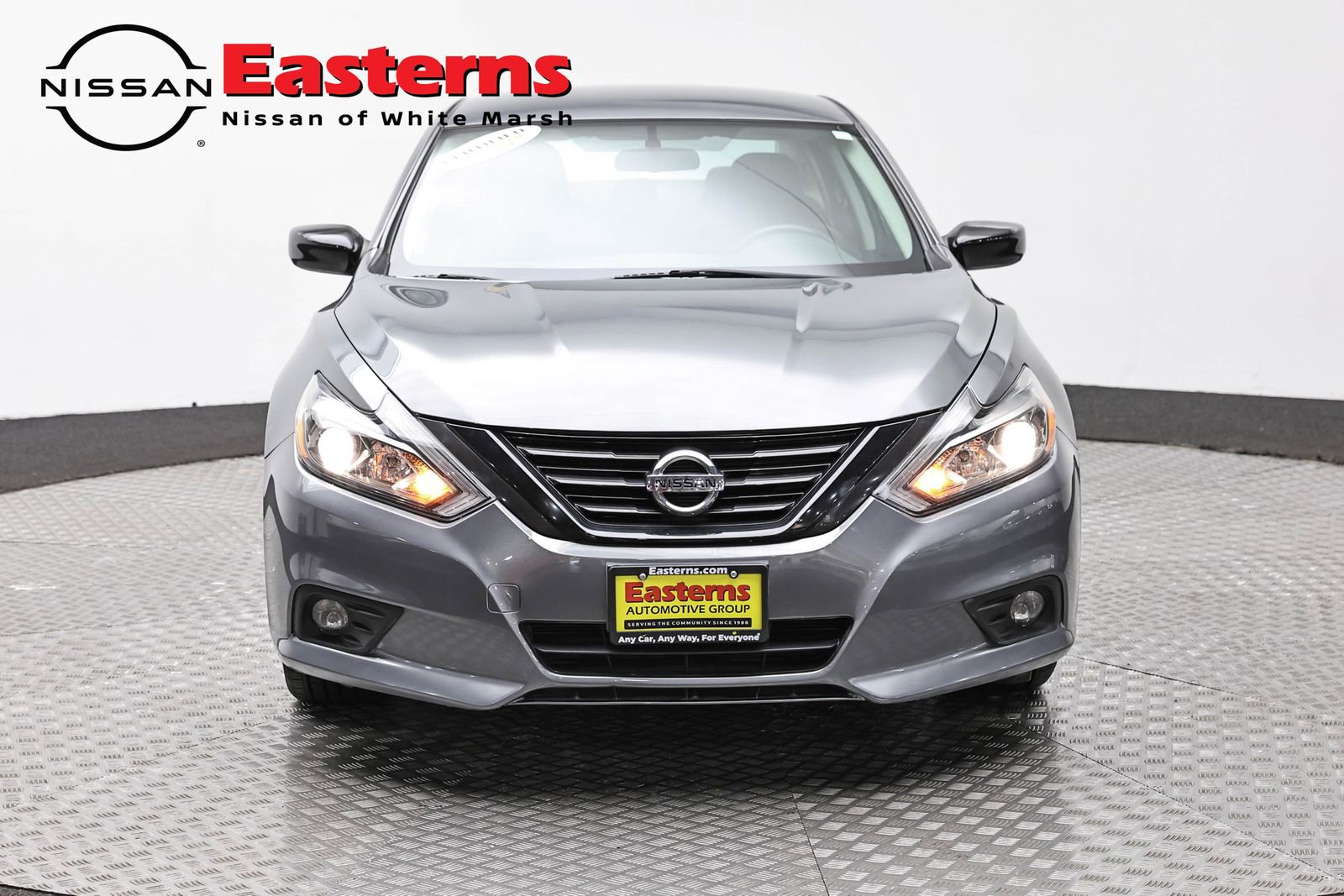 Used 2018 Nissan Altima 2.5 SR w/ SR Midnight Edition image 2