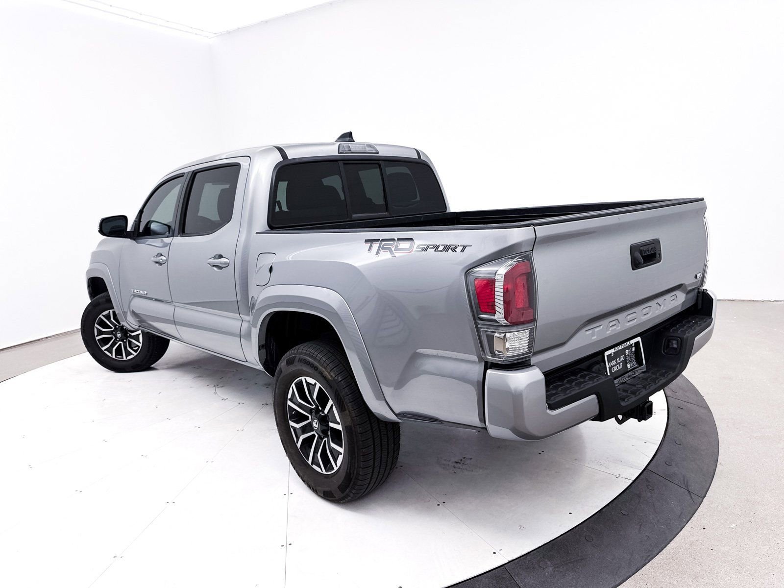 Used 2020 Toyota Tacoma TRD Sport image 2