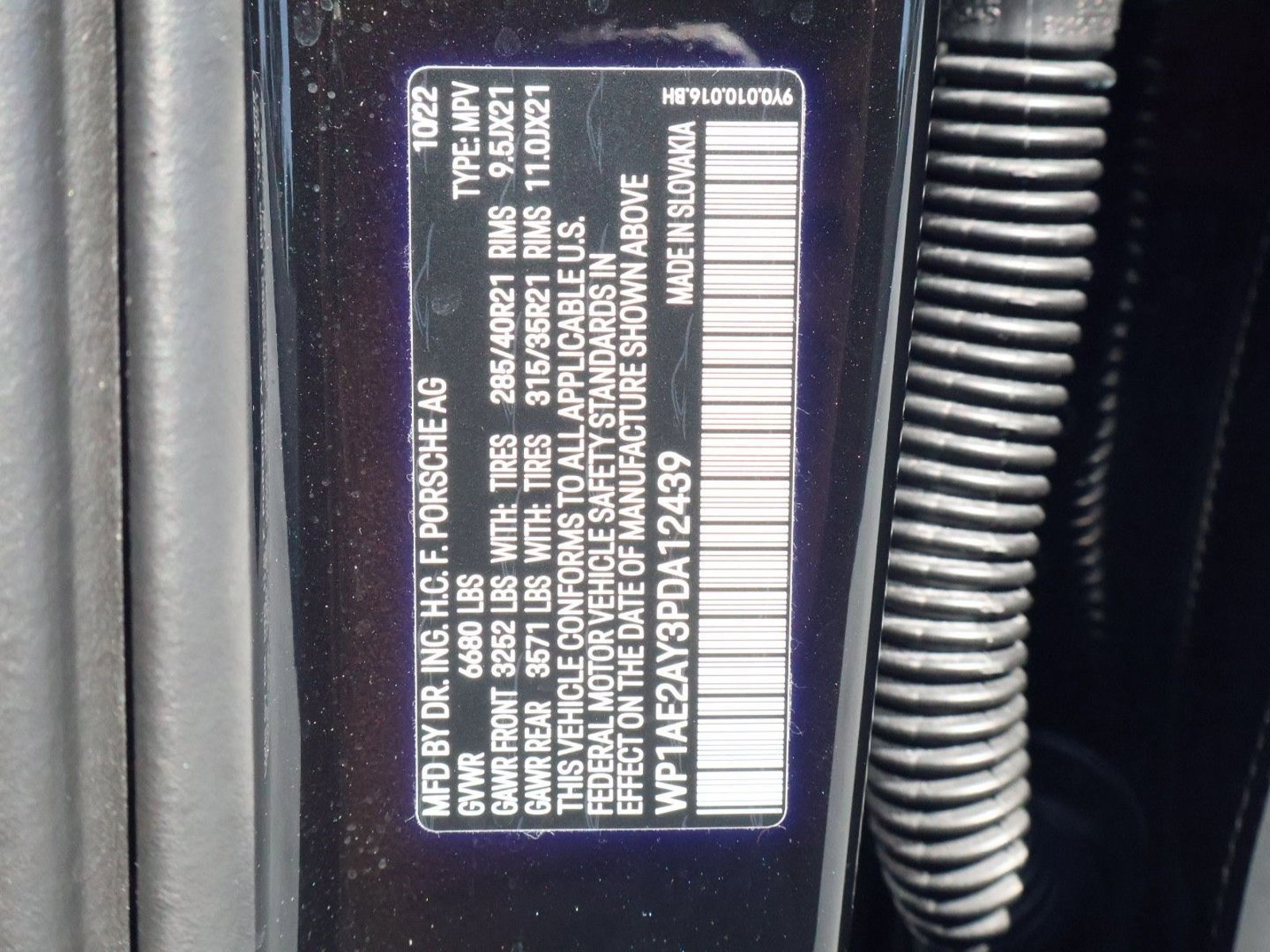 Certified 2023 Porsche Cayenne E-Hybrid image 28