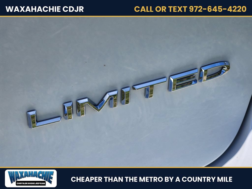New 2027 Chrysler Pacifica Limited w/ Family Tech Group FWD image 9