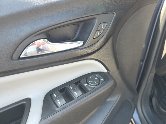 Used 2018 Chevrolet Equinox LS FWD image 11