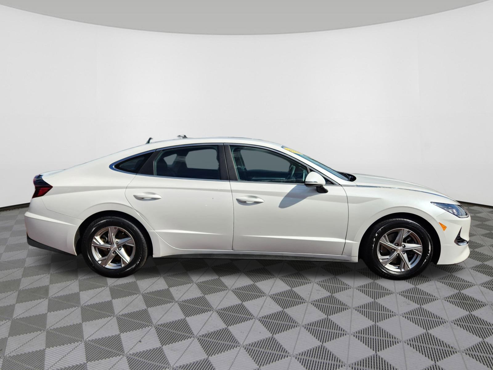 Certified 2022 Hyundai Sonata SE w/ Cargo Package image 6