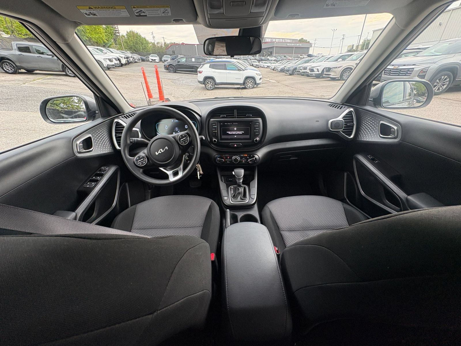 Used 2025 Kia Soul LX w/ LX Technology Package FWD image 27
