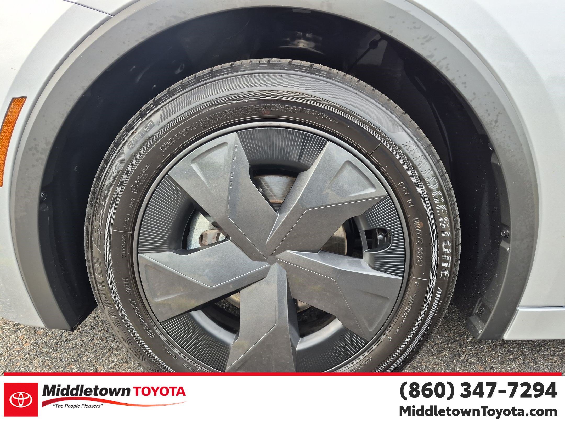 Used 2023 Toyota Prius LE FWD image 8
