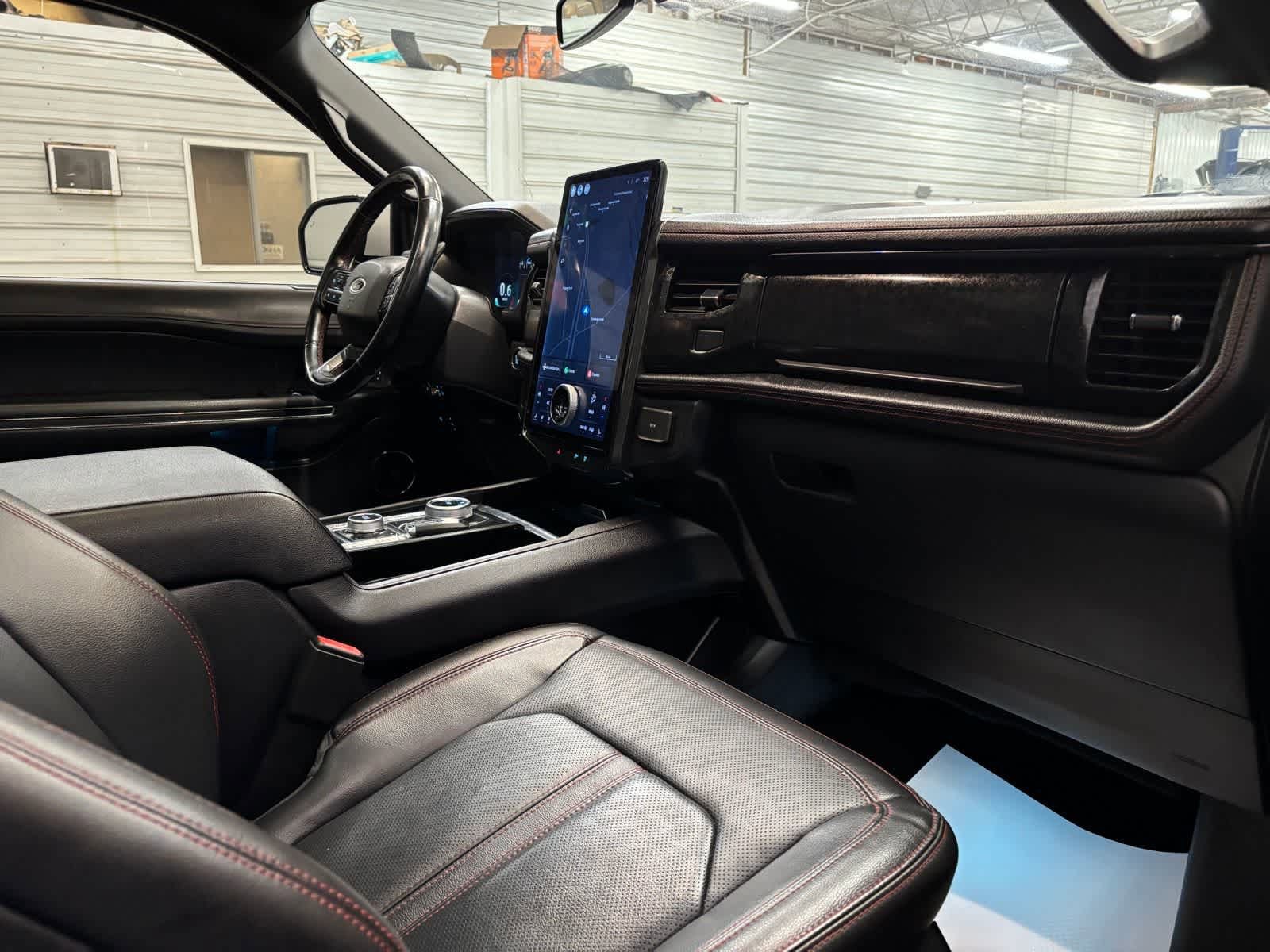 Used 2022 Ford Expedition Max Limited AWD/4WD image 28