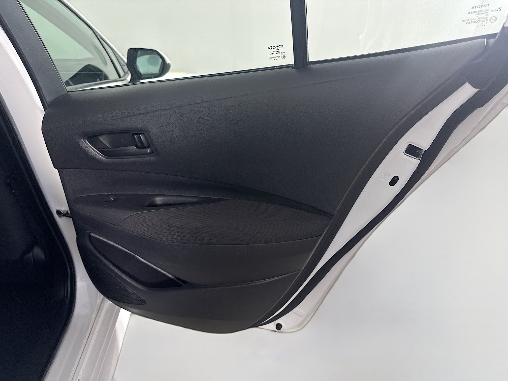 Used 2024 Toyota Corolla LE FWD image 27