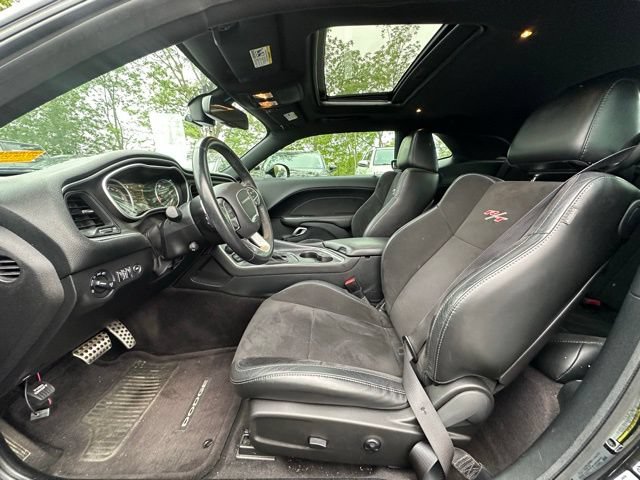 Used 2016 Dodge Challenger R/T Scat Pack w/ Leather Interior Group RWD image 27
