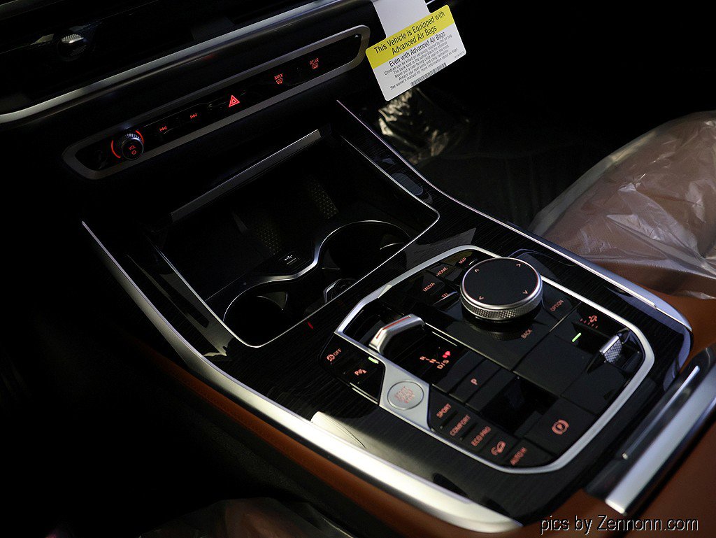 Used 2026 BMW X7 xDrive40i w/ M Sport Package image 26