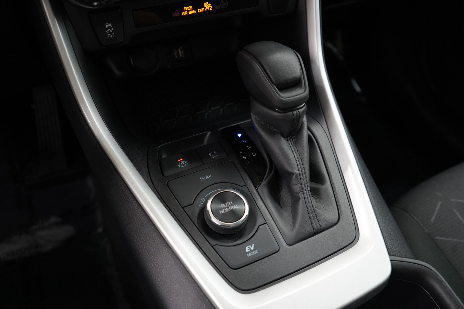 Used 2025 Toyota RAV4 XLE image 21