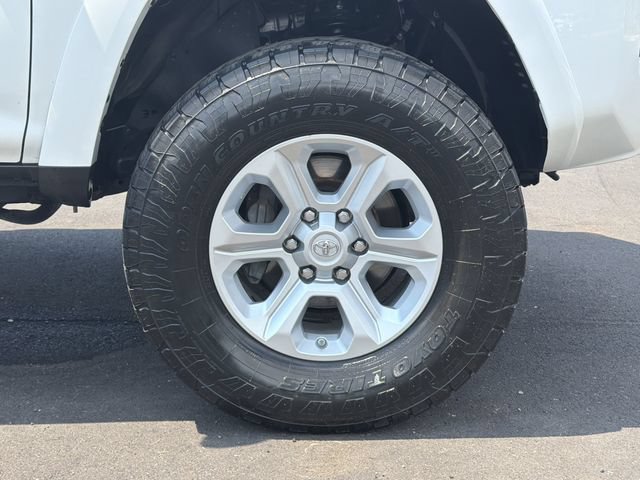 Used 2021 Toyota 4Runner SR5 Premium w/ Moonroof Package AWD/4WD image 10