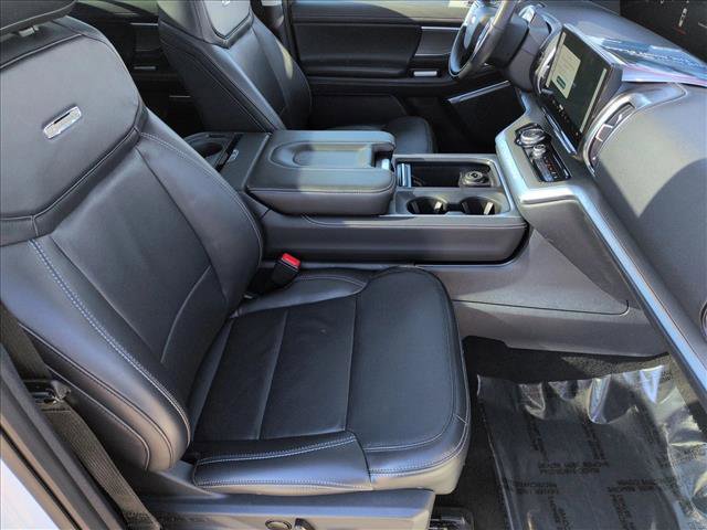 Used 2025 Ford Expedition Platinum image 24