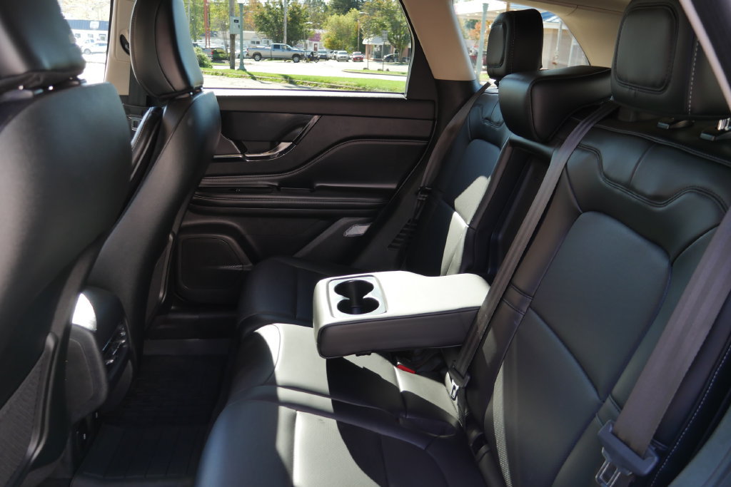 Used 2024 Lincoln Corsair AWD w/ Equipment Group 101A image 15