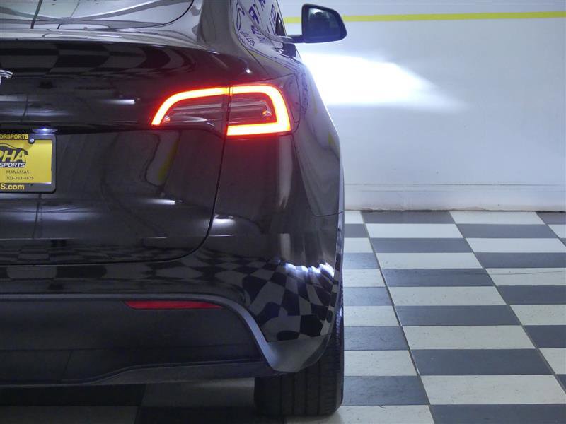 Used 2024 Tesla Model Y 2WD image 28