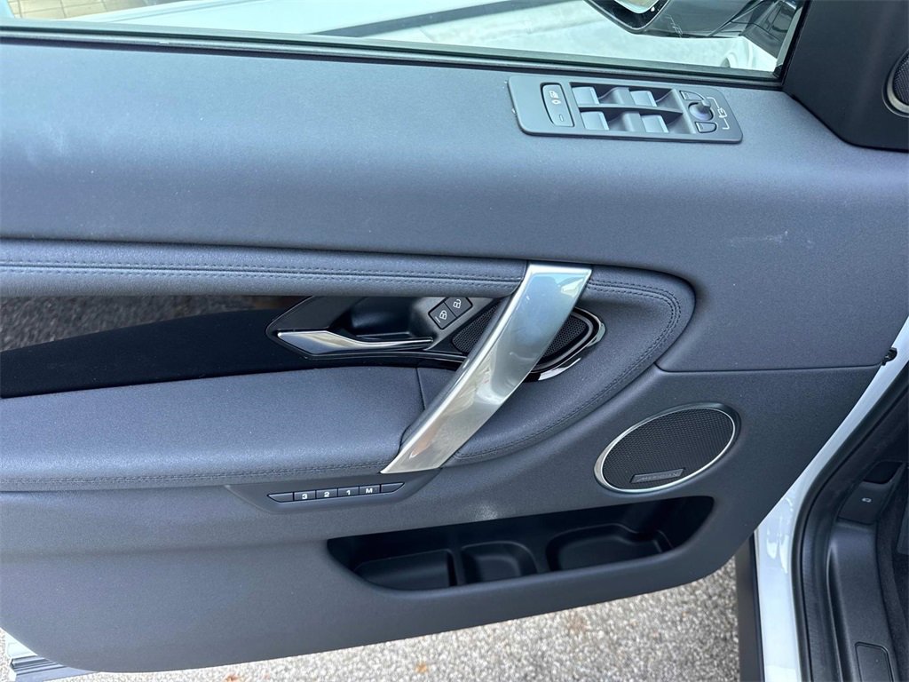 New 2025 Land Rover Discovery Sport S image 17