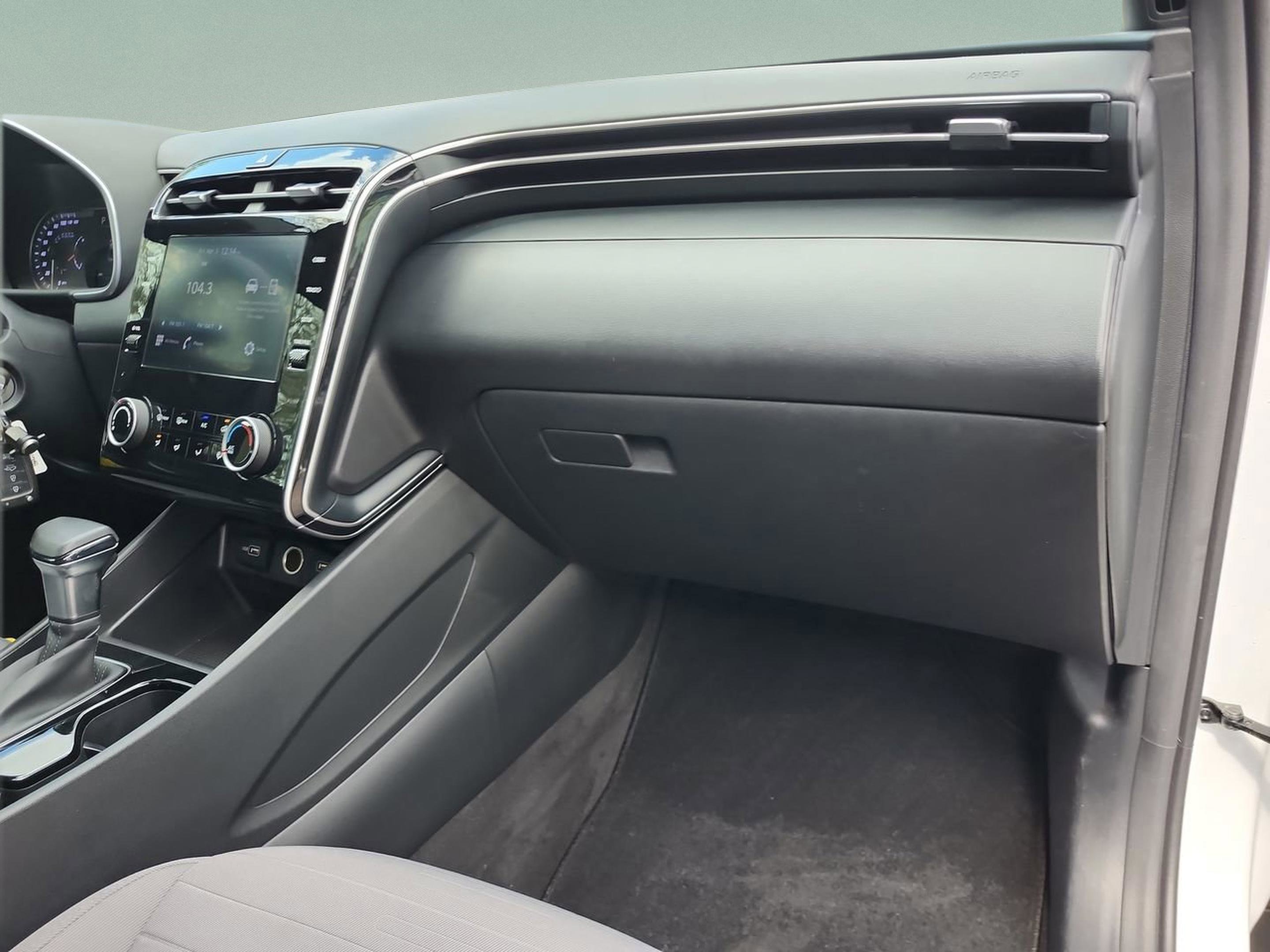 Certified 2024 Hyundai Santa Cruz SE image 19