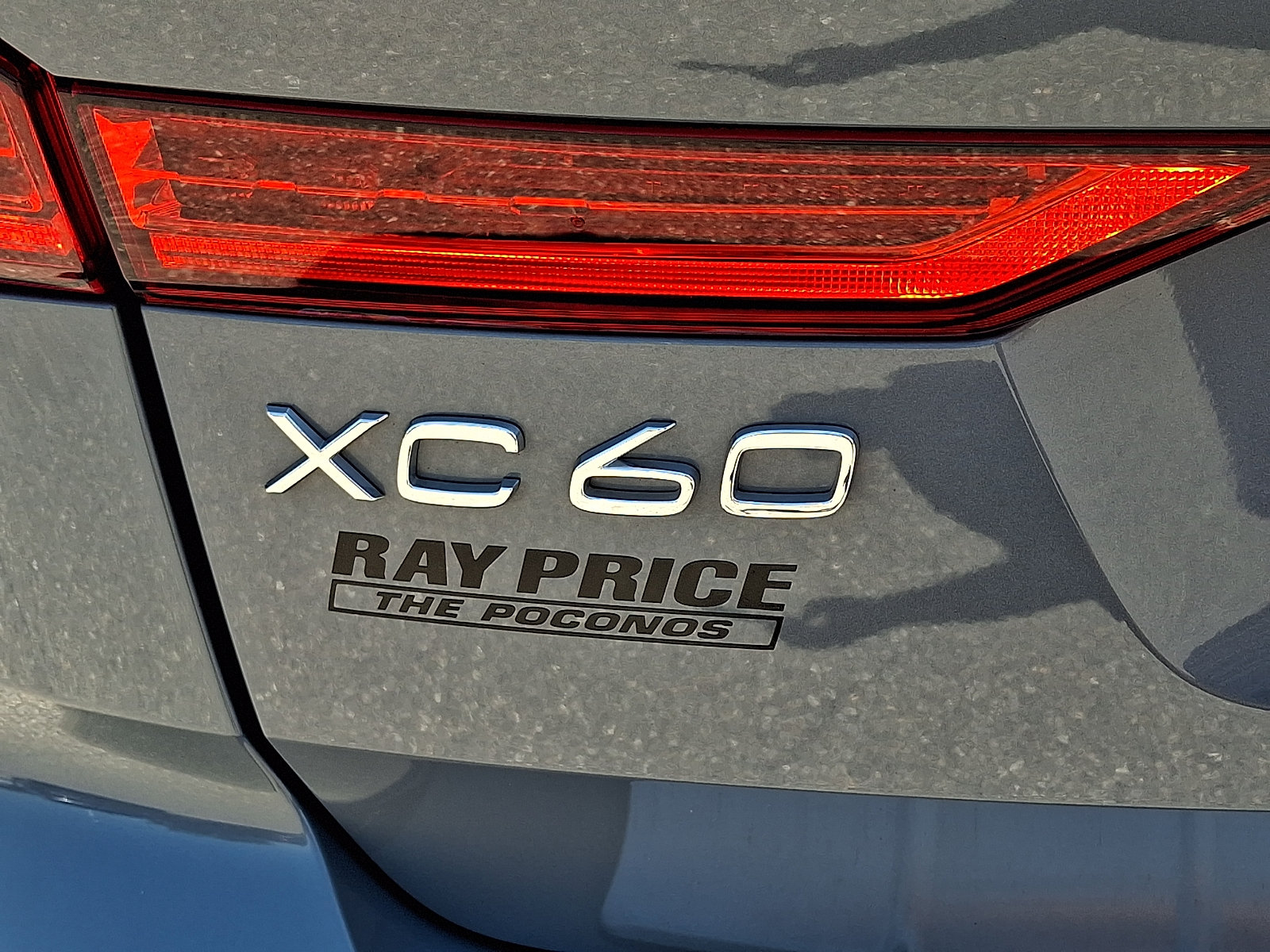Certified 2024 Volvo XC60 B5 Core w/ Protection Package Premier AWD/4WD image 32