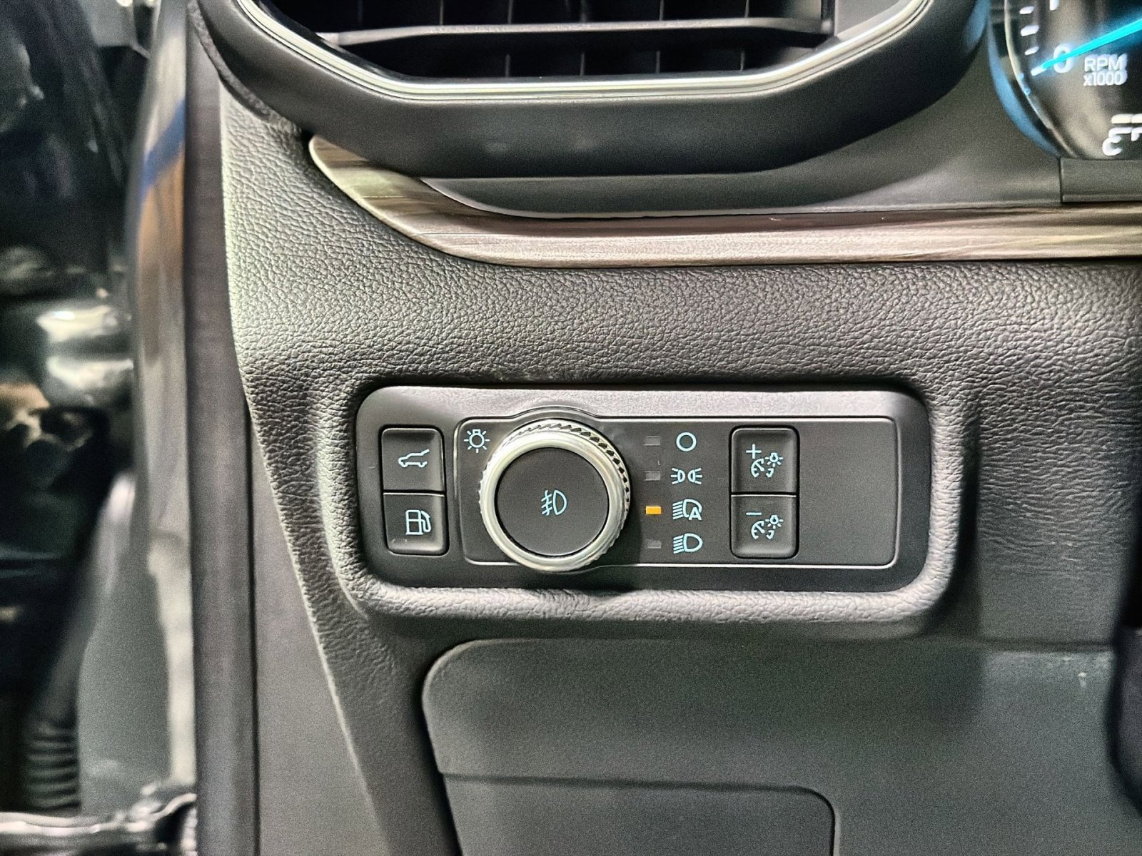 Used 2022 Ford Explorer Limited w/ Hybrid Equipment Group 310A image 33