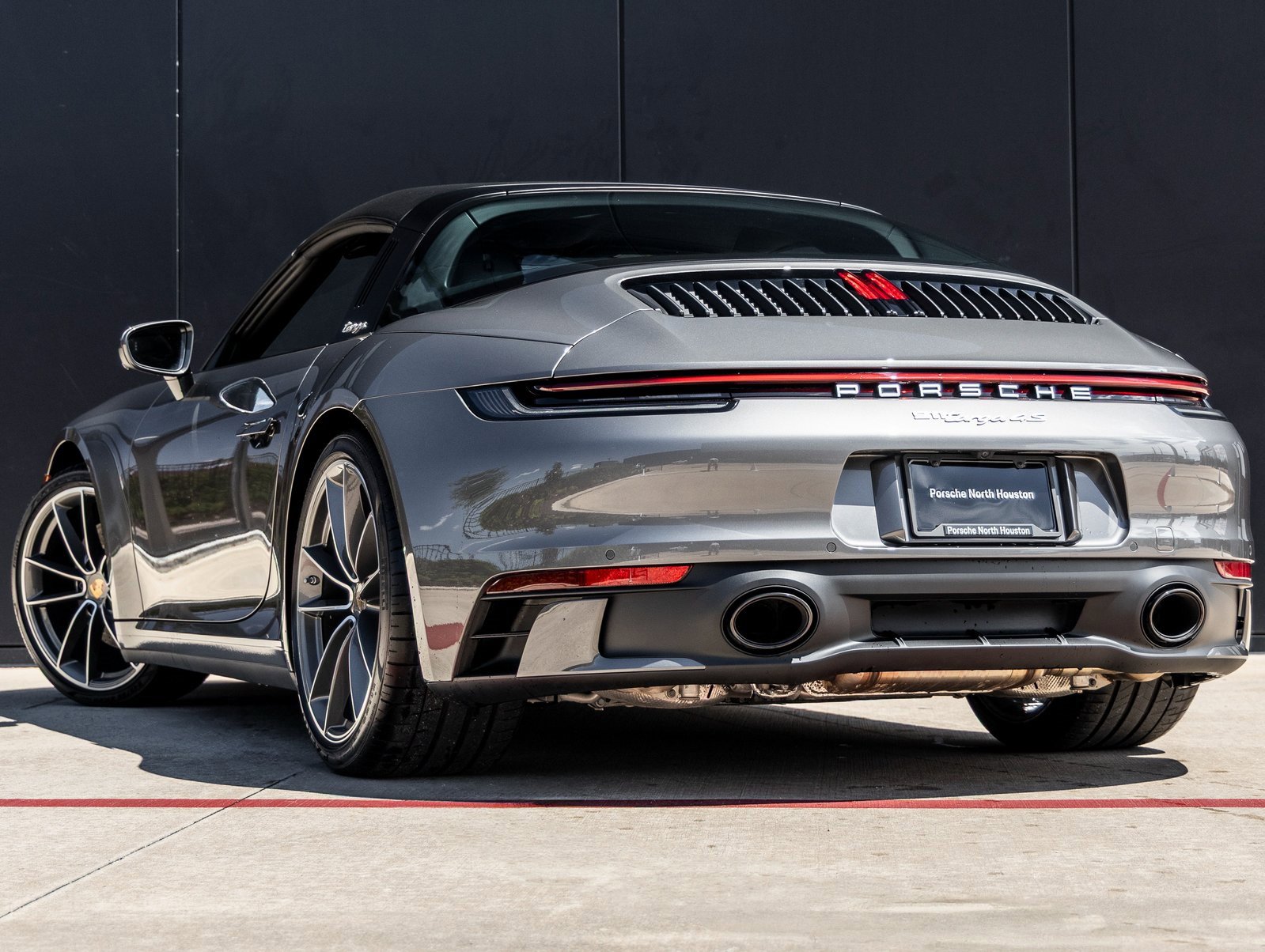 Used 2024 Porsche 911 Targa 4S w/ Premium Package image 10