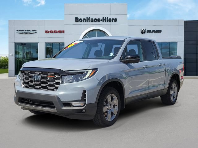 Used 2025 Honda Ridgeline TrailSport image 3