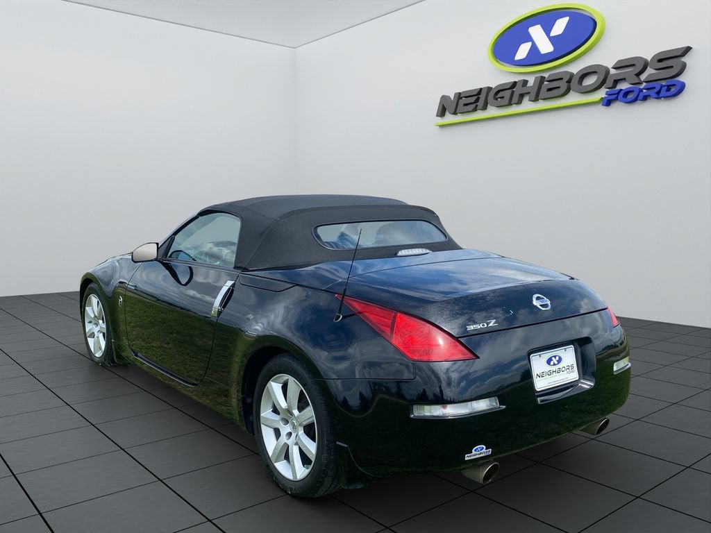Used 2005 Nissan 350Z Touring RWD image 4