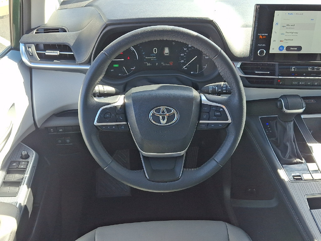 Certified 2025 Toyota Sienna XLE FWD image 15