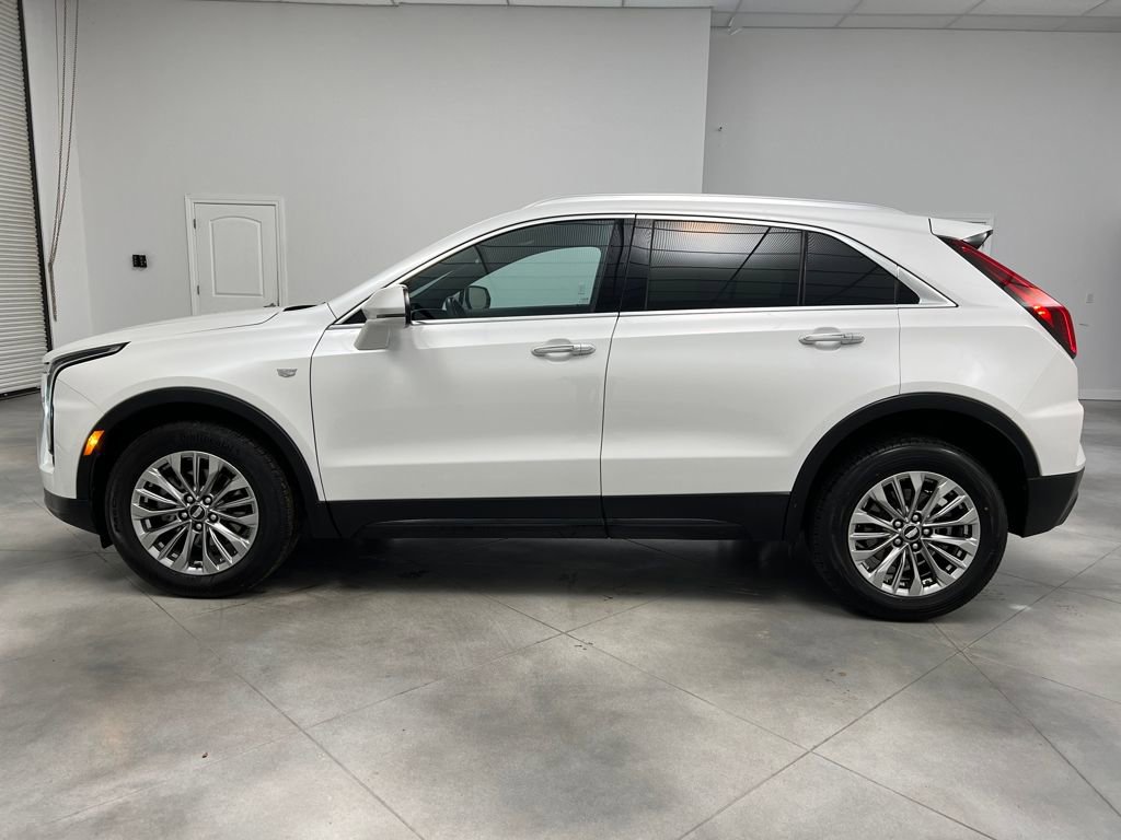 Used 2024 Cadillac XT4 Premium Luxury image 4