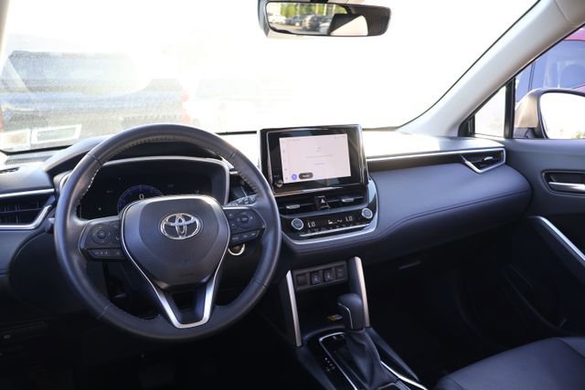 Used 2023 Toyota Corolla Cross XLE w/ Convenience Package AWD/4WD image 7