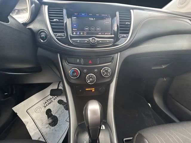 Used 2022 Chevrolet Trax LT w/ Driver Confidence Package AWD/4WD image 11