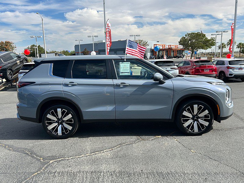 Used 2026 Mitsubishi Outlander SE FWD image 4